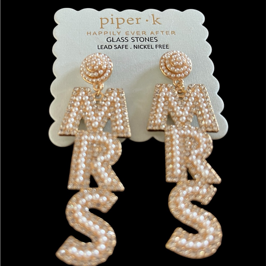 Piper Gold And Cream Mrs Earrings 20$